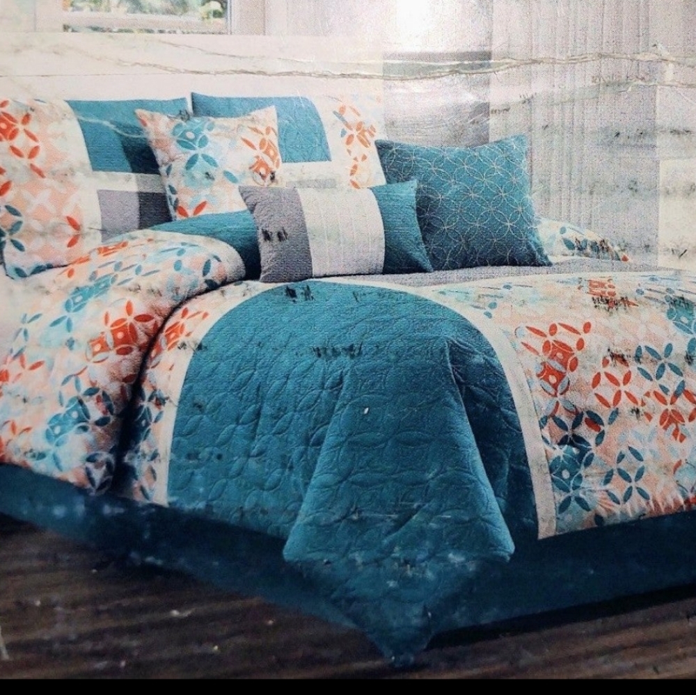 7 piece Twin Size Bed in a Bag Set